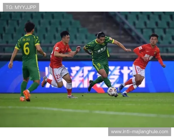 强化VAR通信系统 公开播放裁判对话提升判罚透明度 强化VAR通信系统 公开播放裁判对话提升判罚透明度